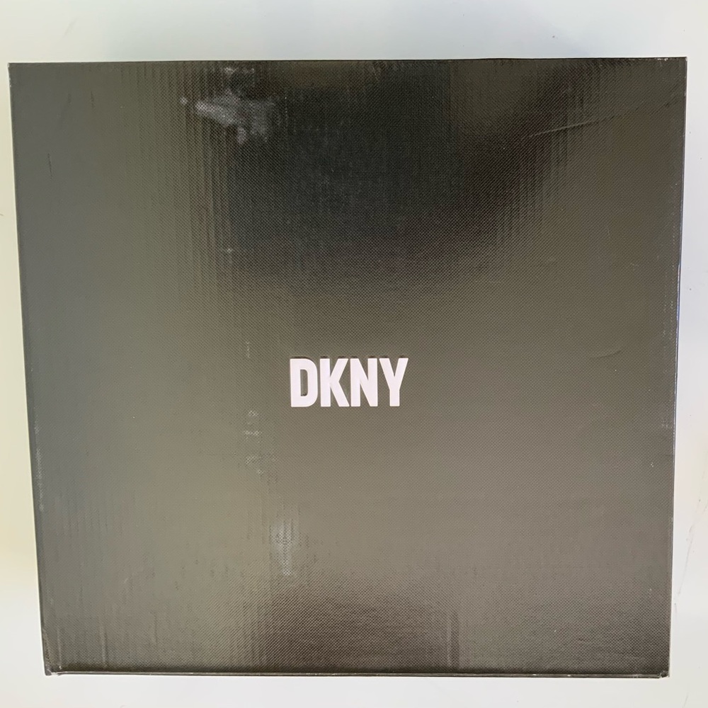 DKNY Women’s boots - Picture 12 of 13